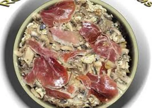 Revuelto de Setas en Conserva con Ajo y Jamón