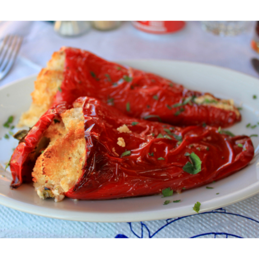 Pimientos del piquillo rellenos de bacalao